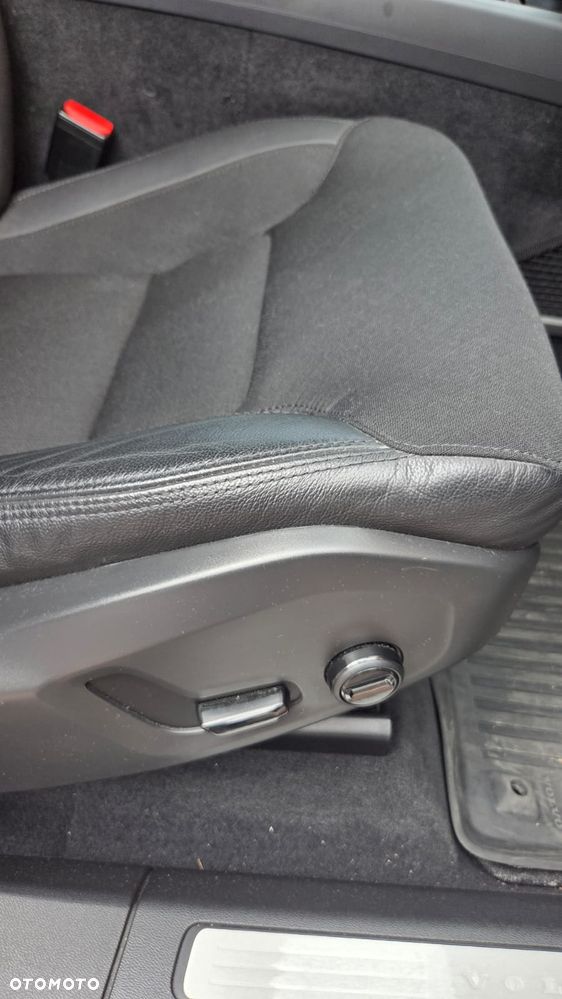 Volvo XC 60 T4 Momentum Pro - 20