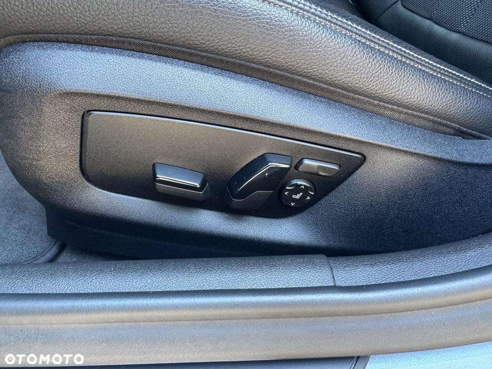 BMW Seria 5 520d Sport Line - 15