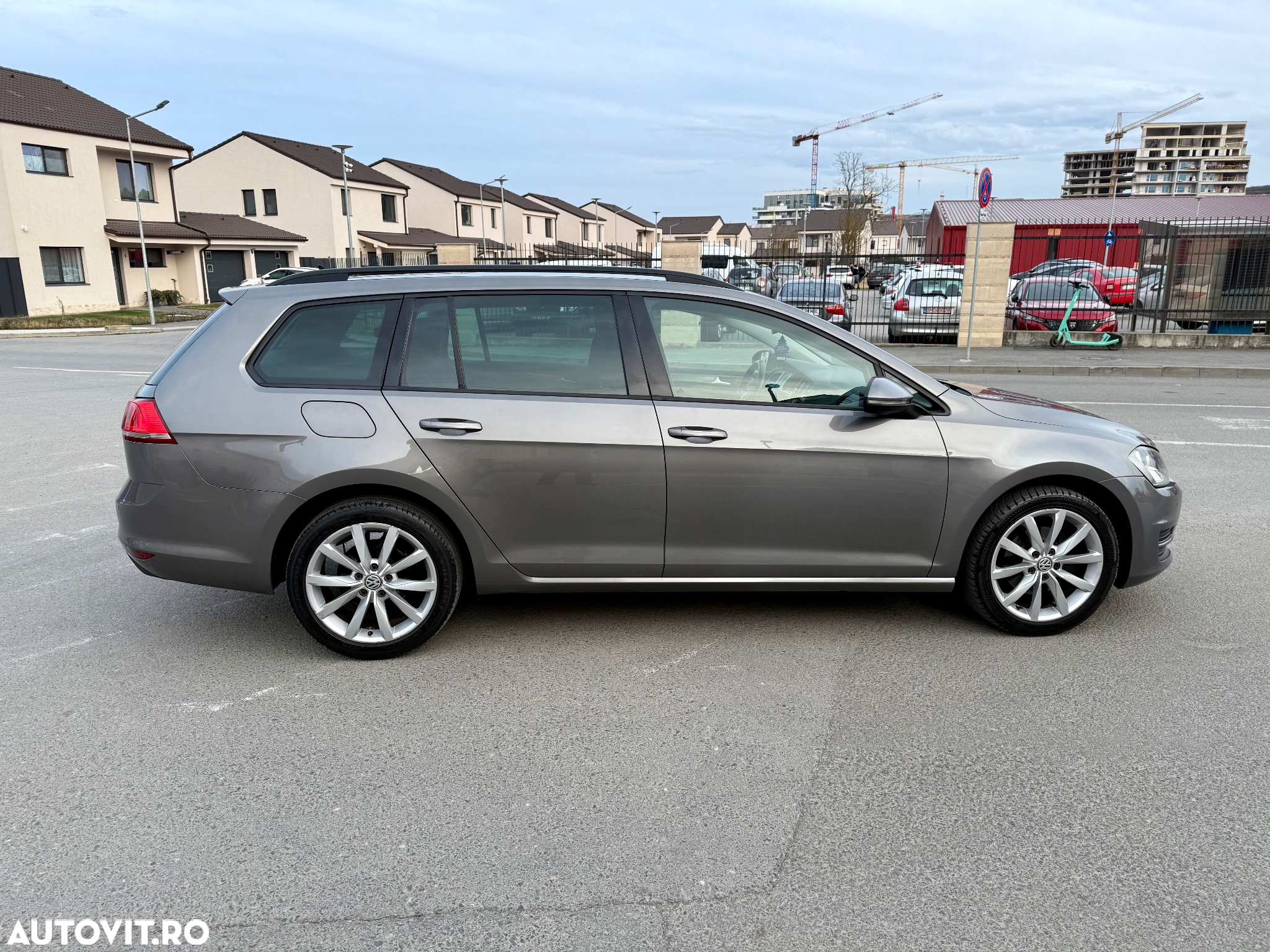 Volkswagen Golf 1.6 BlueTDI DSG Comfortline - 30