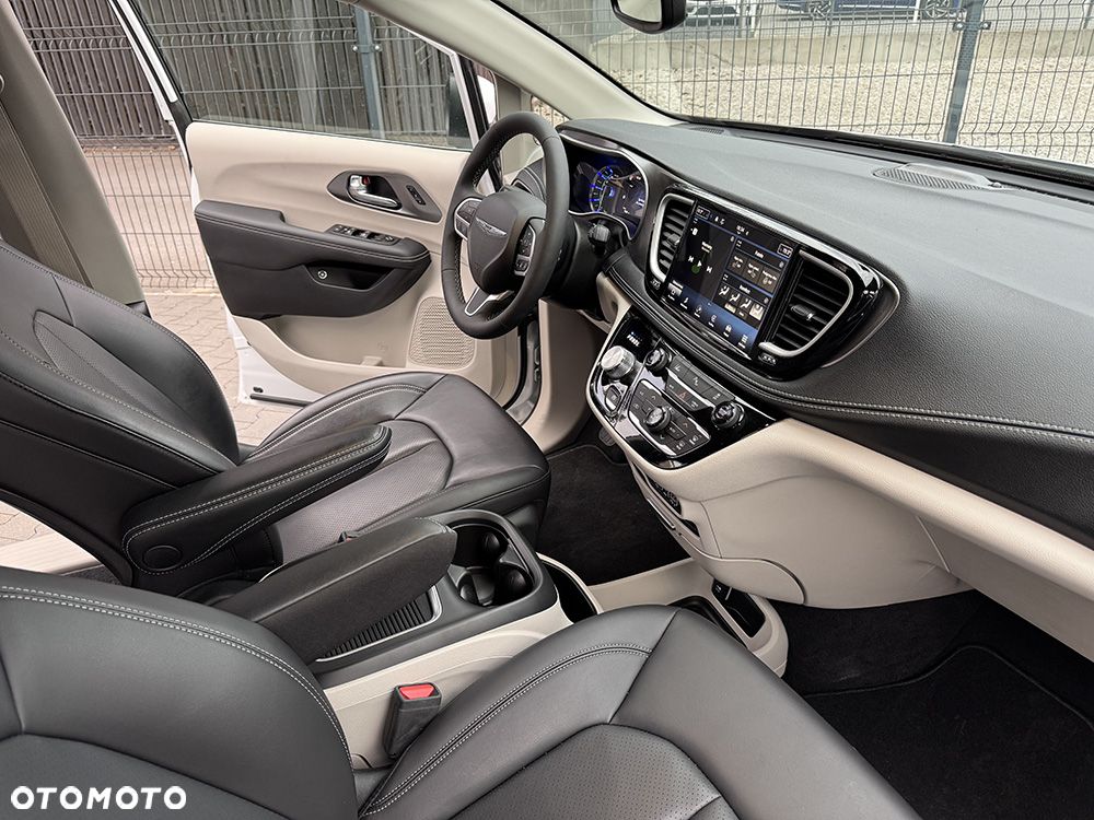 Chrysler Pacifica - 19