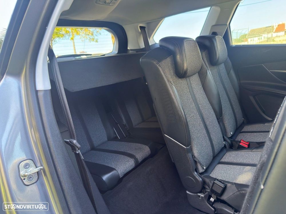 Peugeot 5008 1.5 BlueHDi Allure Pack EAT8 - 17