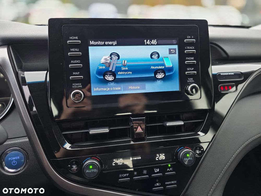 Toyota Camry 2.5 Hybrid Comfort CVT - 28