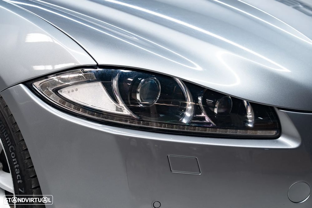 Jaguar XF 2.2 D Premium Luxury - 6