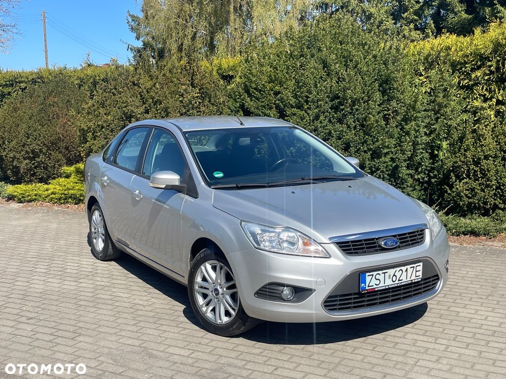 Ford Focus 1.6 Ghia - 11