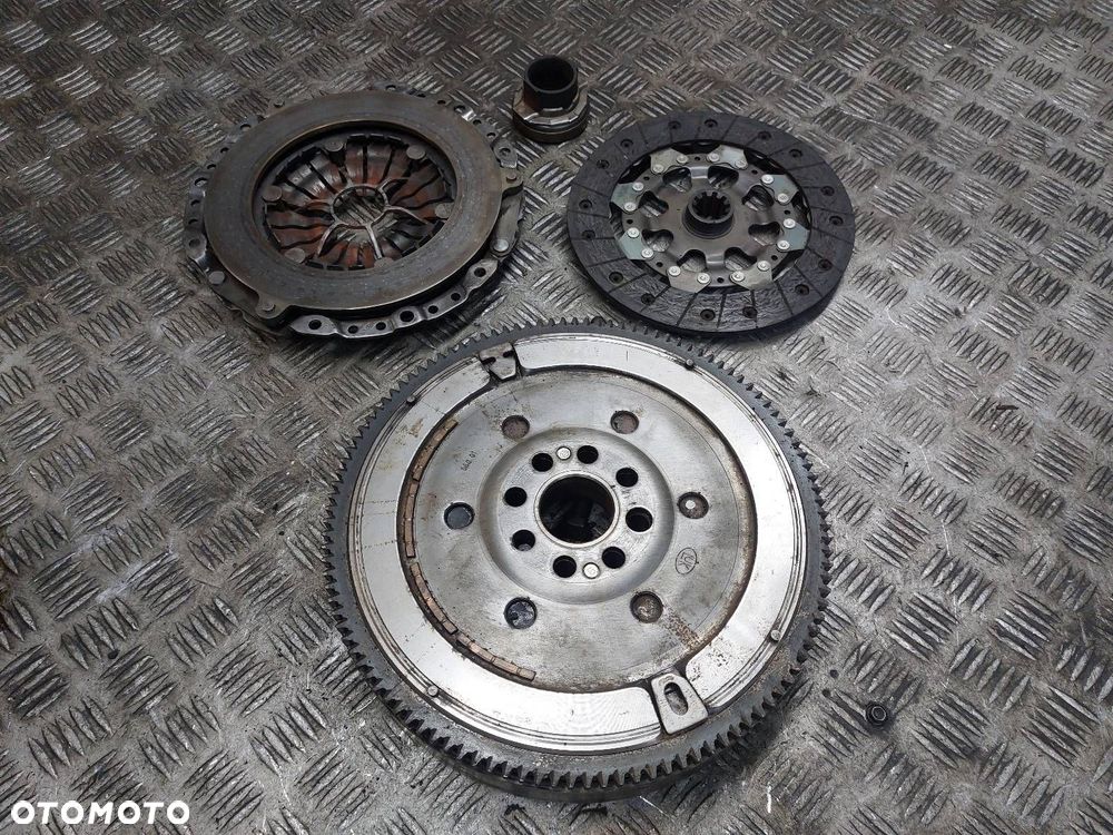 KOŁO DWUMASOWE + TARCZA DOCISK ŁOŻYSKO BMW E46 320D 2.0 D M47 ID: 238028 - 7
