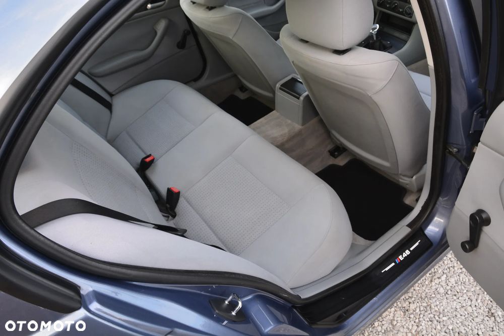 BMW Seria 3 318i - 27
