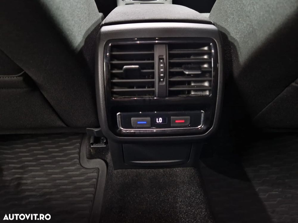 Volkswagen Passat 2.0 TDI DSG Comfortline - 23