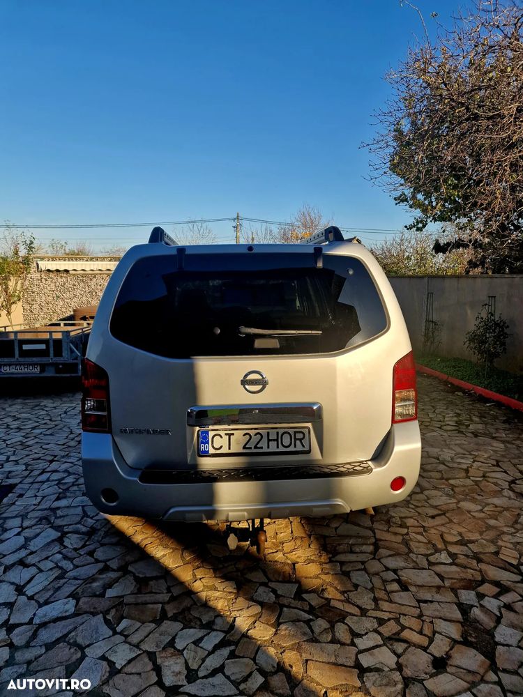 Nissan Pathfinder - 4