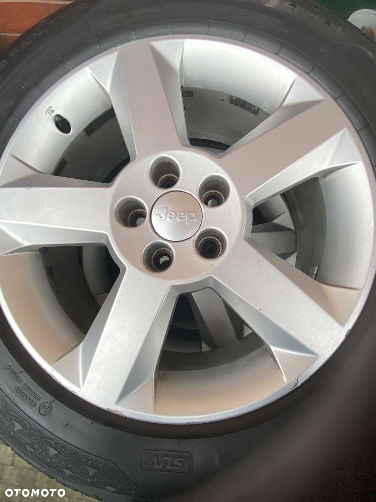 Jeep Cherokee - 23