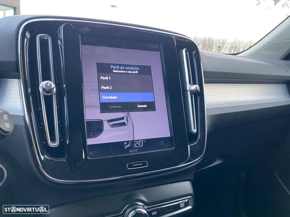 Volvo XC 40 1.5 T5 PHEV Momentum Plus - 42