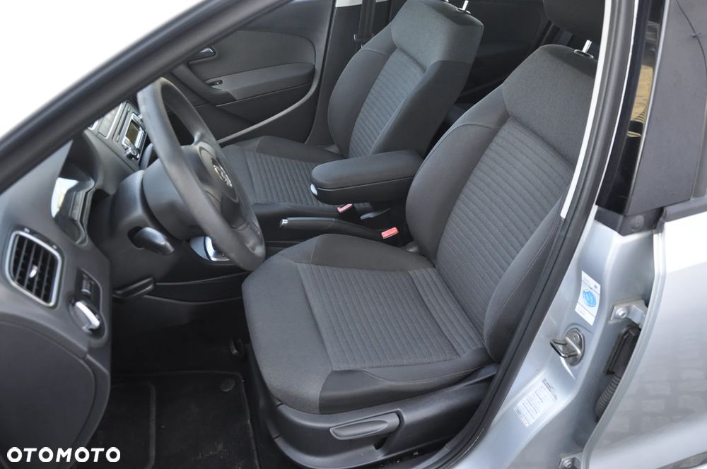 Volkswagen Polo 1.6 TDI DSG MATCH - 11