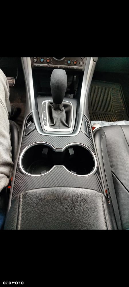 Ford Fusion - 13