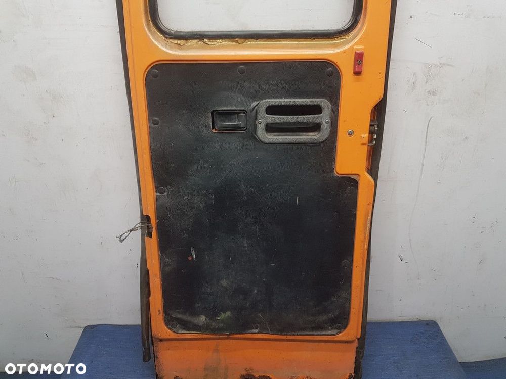 MERCEDES BENZ KACZKA 207 D DRZWI TYŁ PRAWE - 13