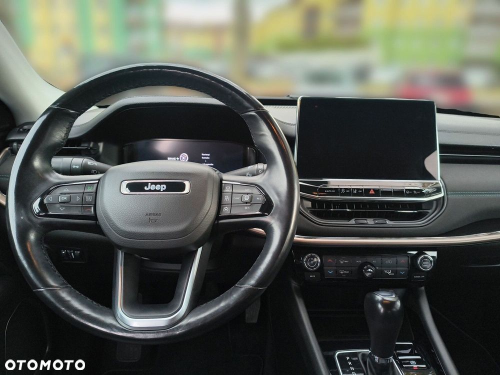 Jeep Compass - 31