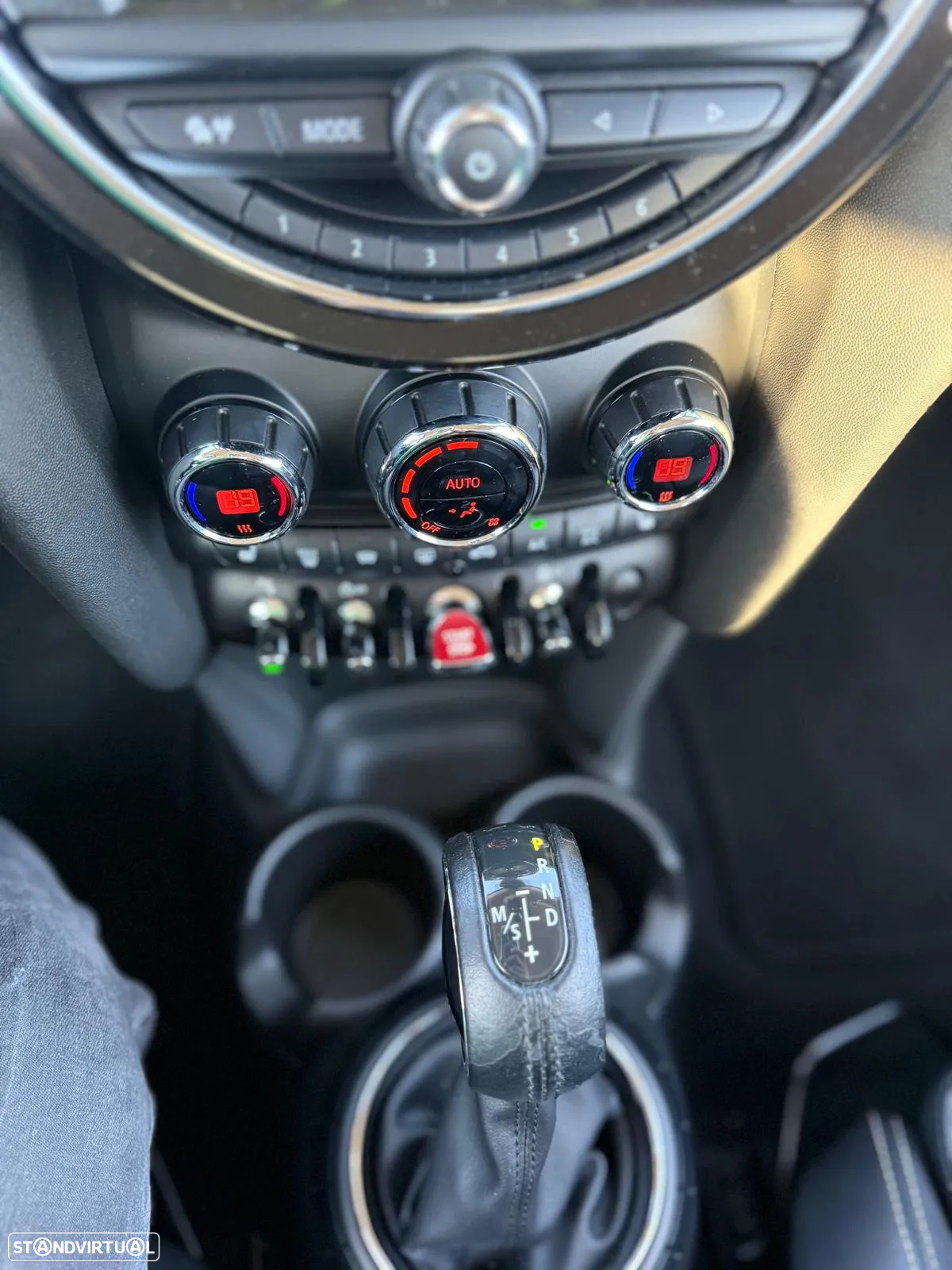 MINI 3 Portas Cooper D Aut. - 12