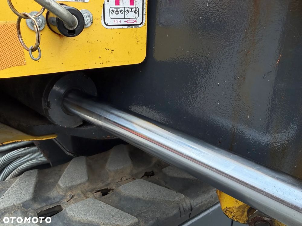 Yanmar SV08-1AS Japońska Minikoparka Koparka 1,1 tony. Maszyna jak Nowa. 2017rok. Pochodzi z Norweskiego Gospodarstwa Ogrodniczego! 2 łyżki. Rozsuwane Podwozie. Dokumentacja. Dodatkowe sekscje Hydrauliczne na młot lub wiertnice. Ani deka luzów czy wycieków. Szybkozłącze. Oryginalne łyżki Steelwrist! Skrętne ramię. OKAZJA Zadbana Maszyna! Bardzo oszczędny silnik Yanmar. Mocne pompy Hydrauliczne!! - 10