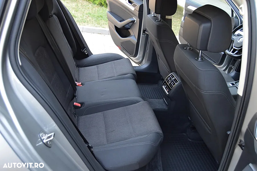 Volkswagen Passat Variant 2.0 TDI (BlueMotion Technology) Comfortline - 26