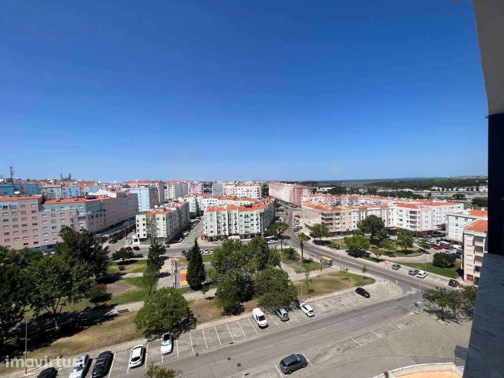 Apartamento T2 em Santa Marta do Pinhal - Grande imagem: 2/21