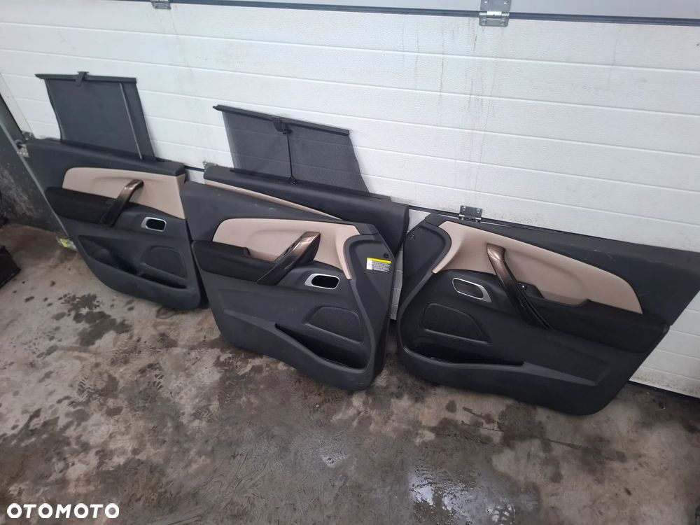 Citroen C4 picasso II boczki tapicerki drzwi - 4