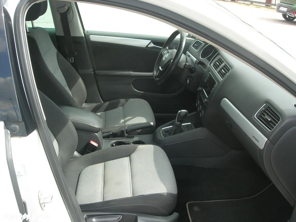 Volkswagen Jetta - 22