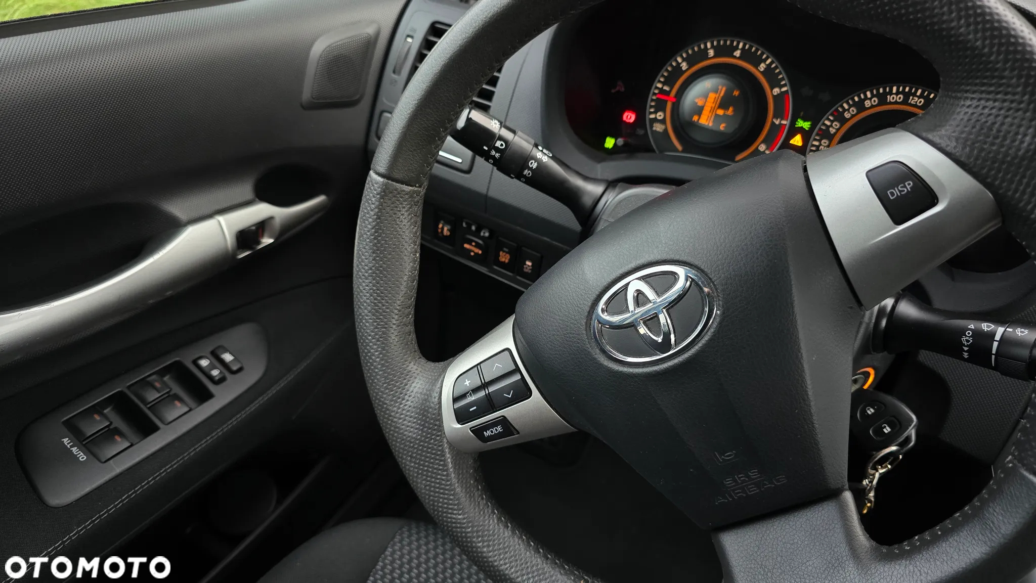 Toyota Auris 1.33 VVT-i Premium Comfort - 21