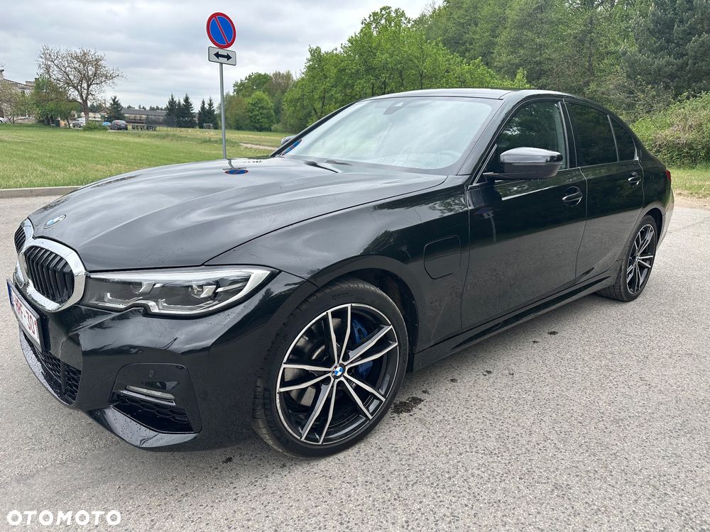 BMW Seria 3 330e M Sport - 13