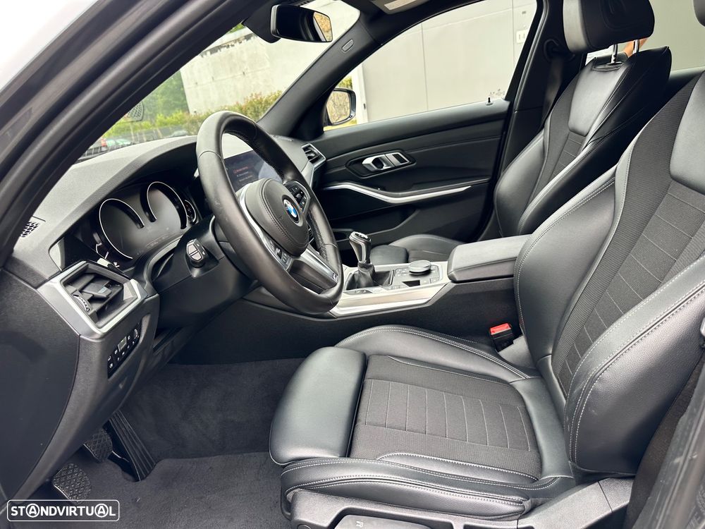 BMW 318 d Line Sport - 23