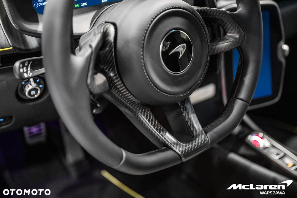 McLaren Artura - 15