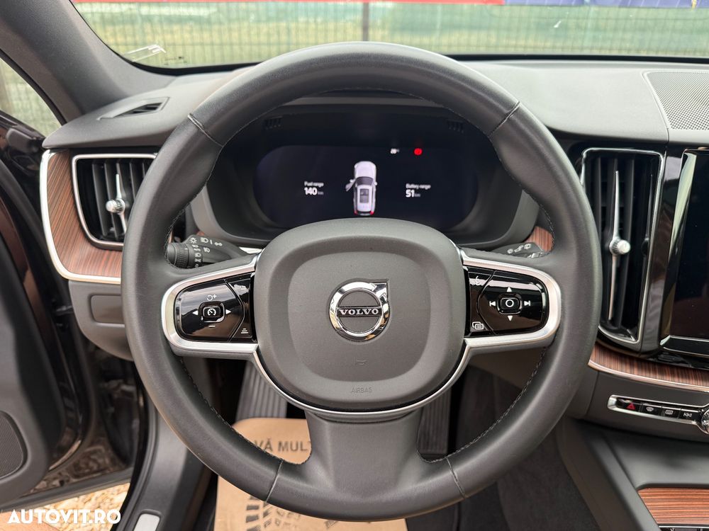 Volvo XC 60 T8 AWD Plus Dark - 8