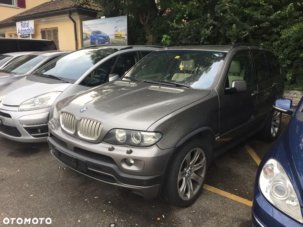 BMW X5 4.8 is - 12