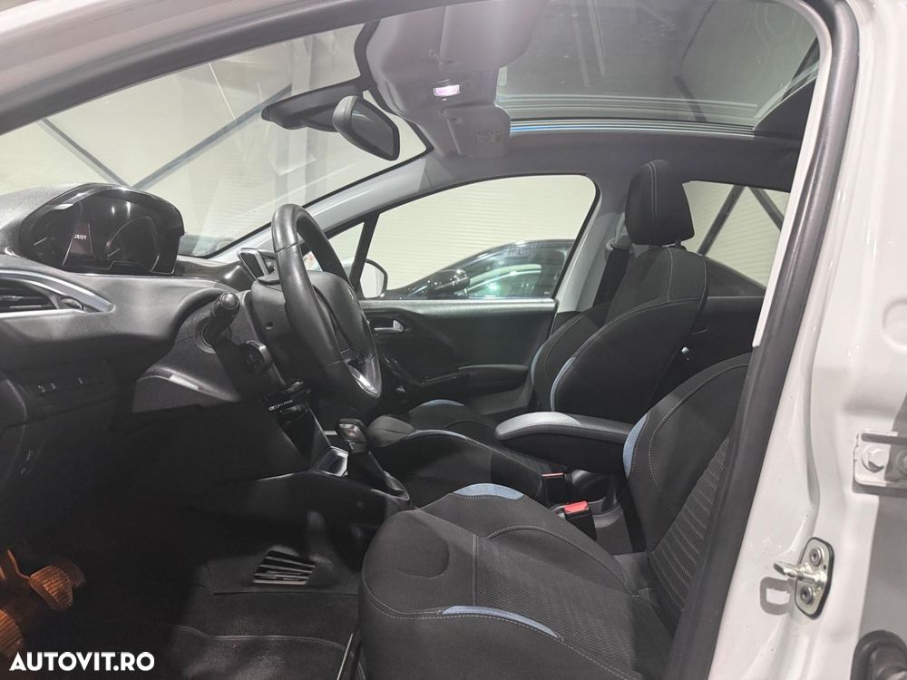 Peugeot 208 1.2 L PureTech Turbo Allure - 8