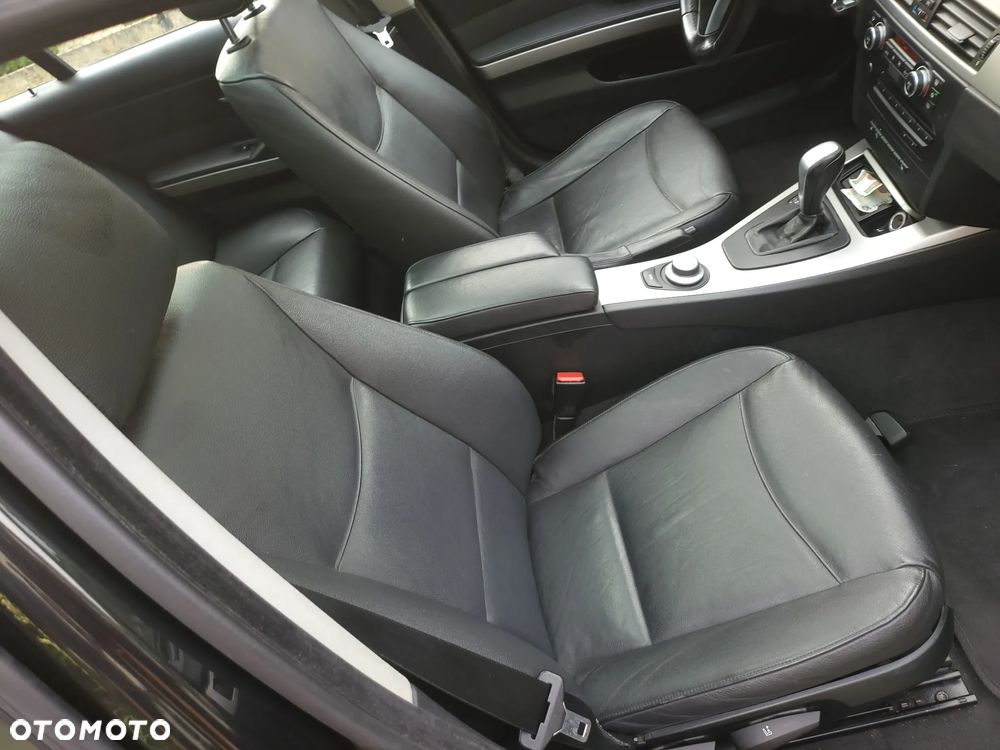 BMW Seria 3 318i Touring - 4