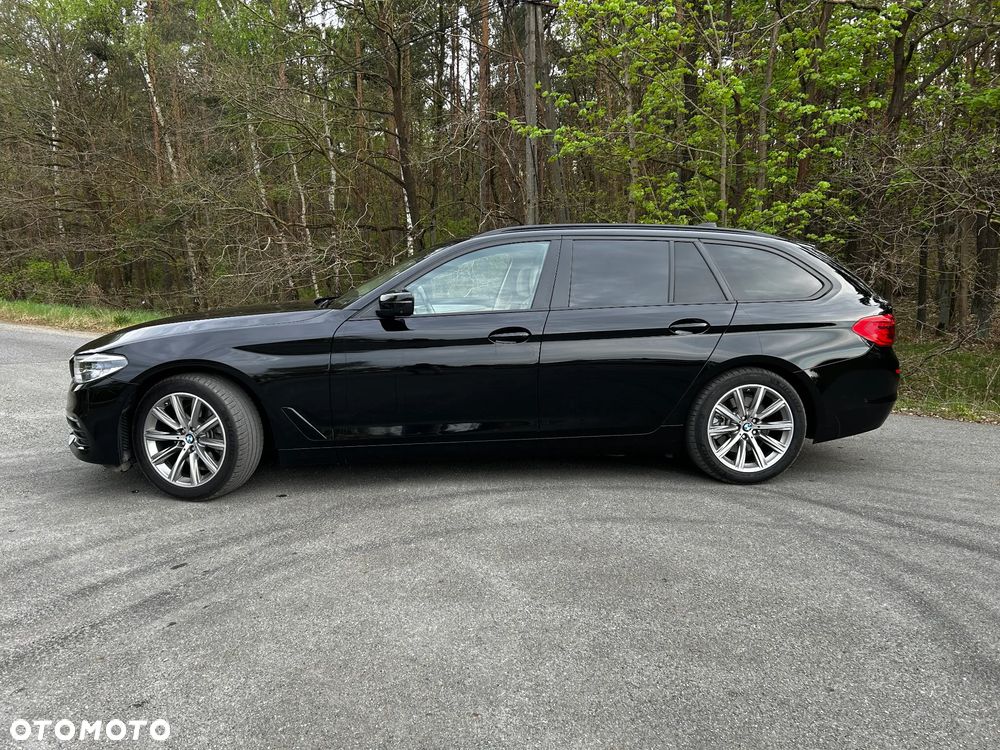 BMW Seria 5 520d xDrive - 14
