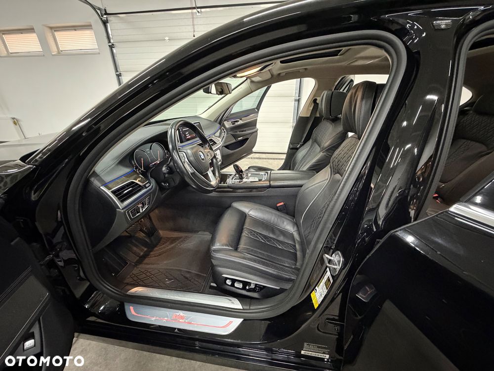 BMW Seria 7 740Li - 18