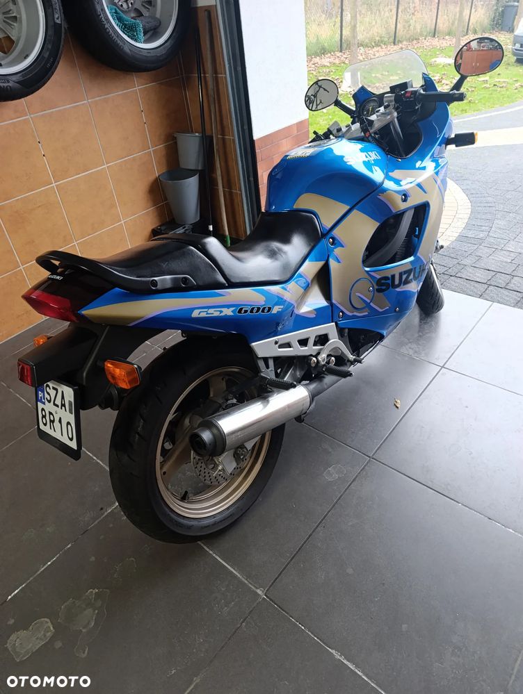 Suzuki GSX - 2