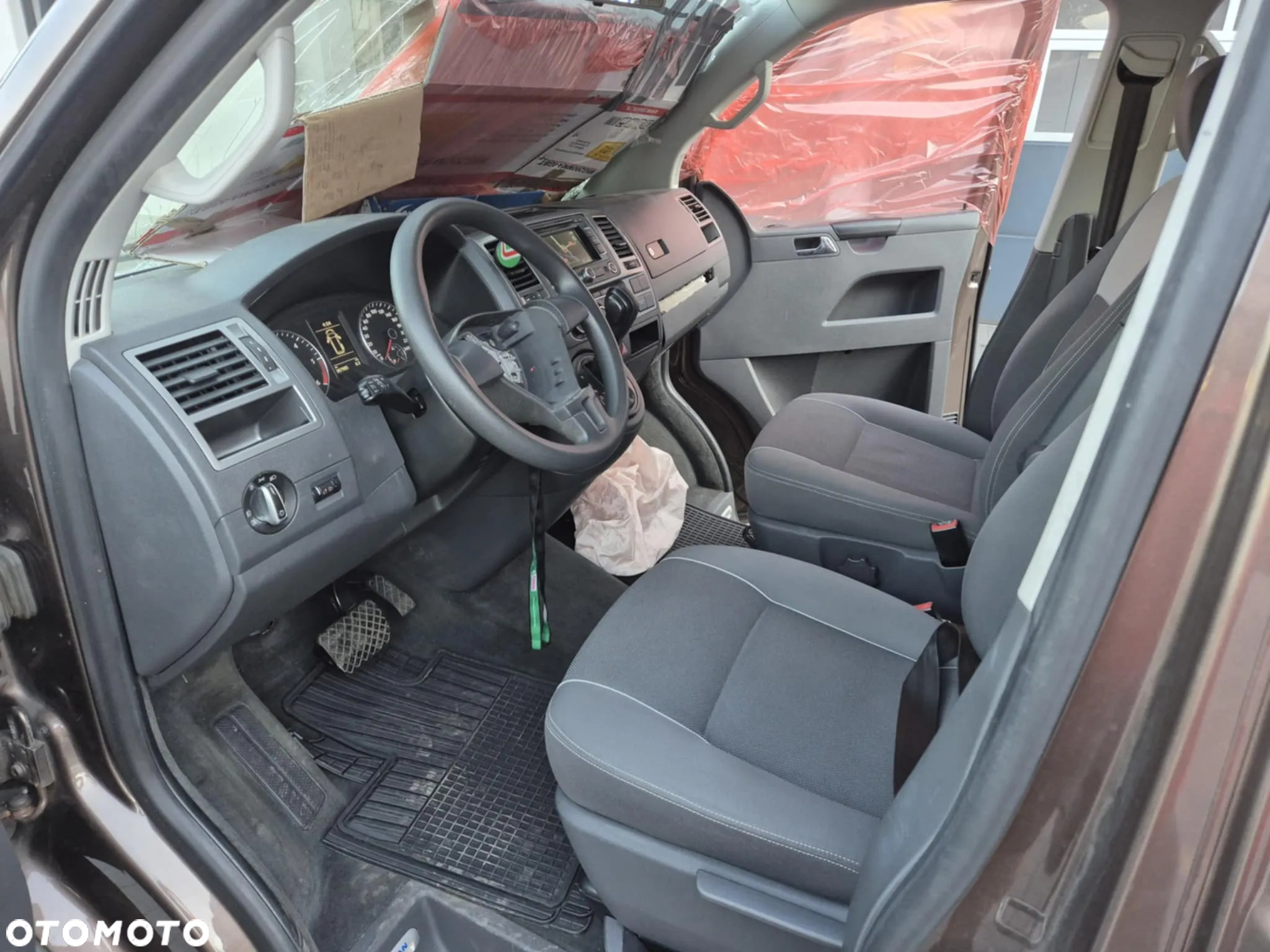 Volkswagen Multivan - 10