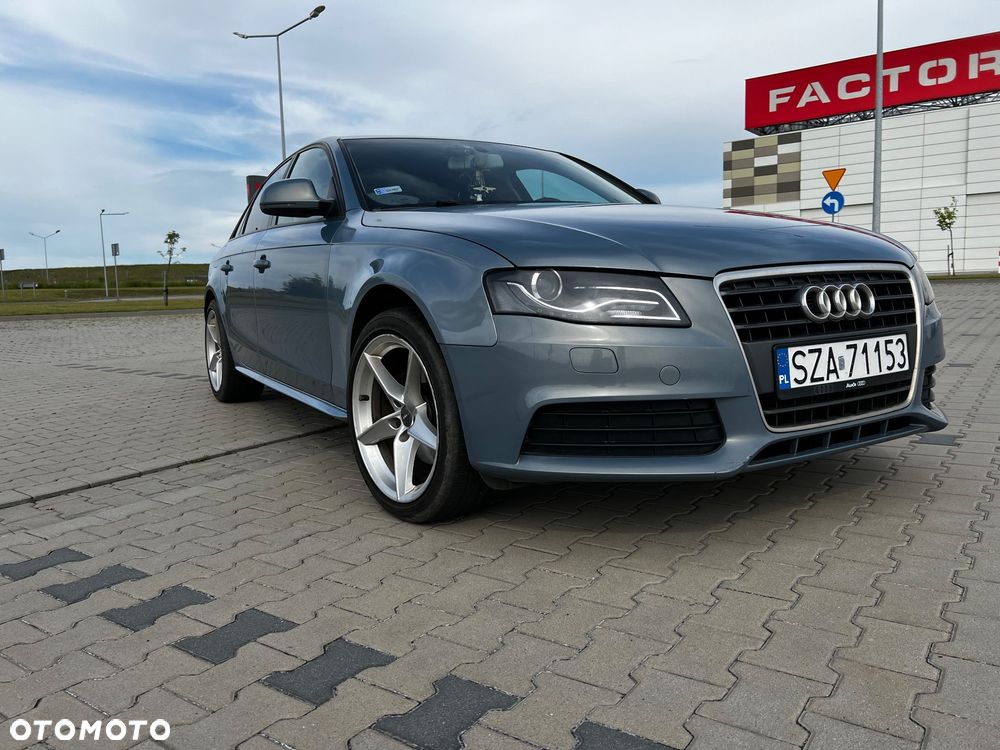 Audi A4 Limousine - 9