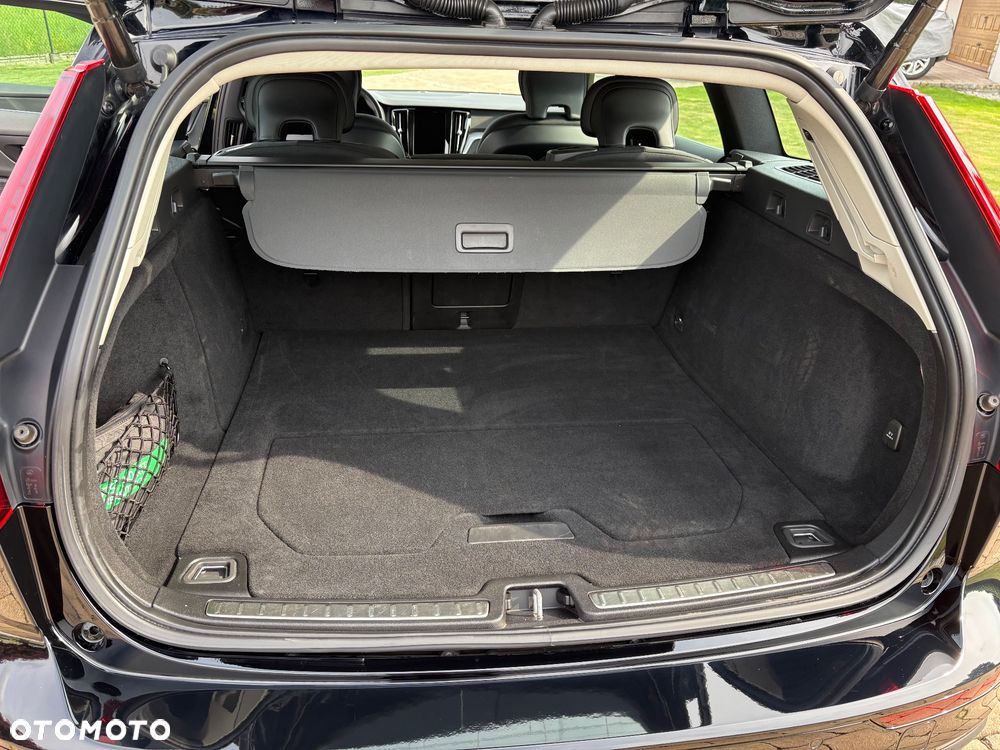 Volvo V60 B3 B Momentum Core - 26