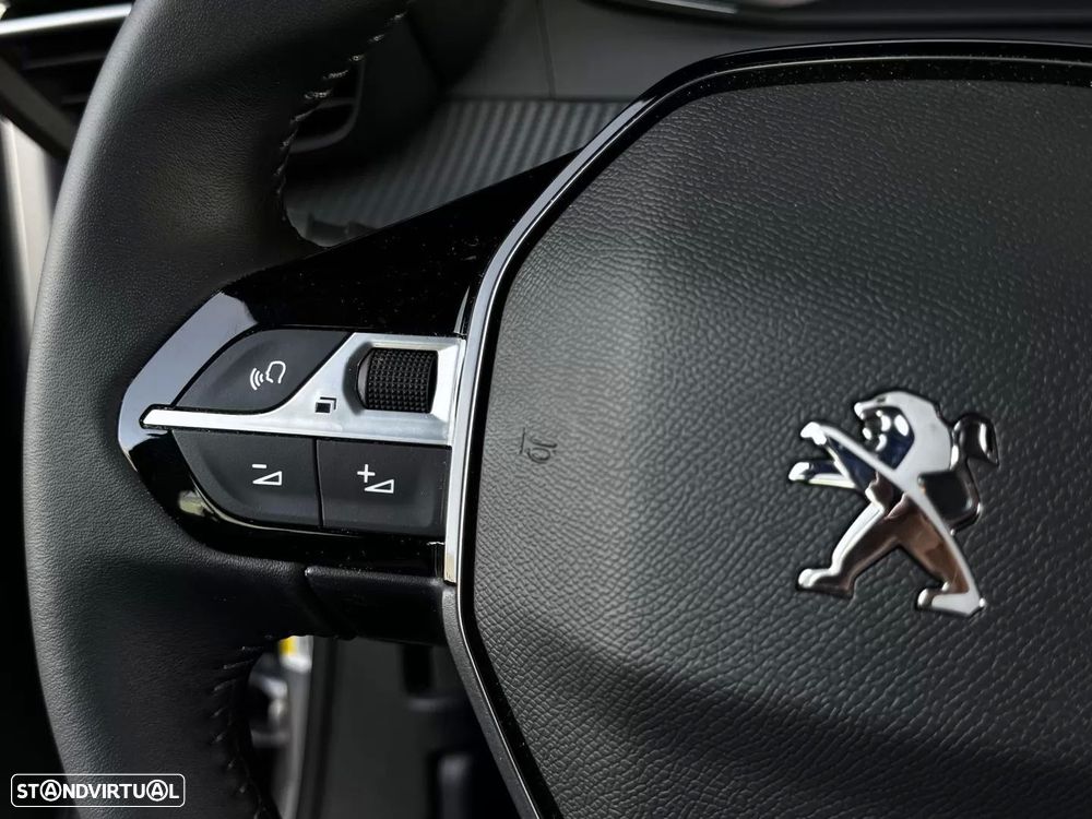 Peugeot 2008 1.2 PureTech Active Pack - 27
