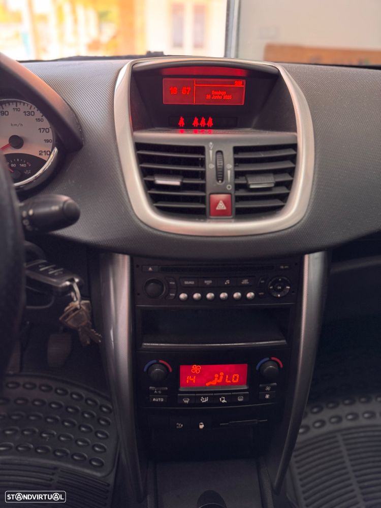 Peugeot 207 120 Sport - 12