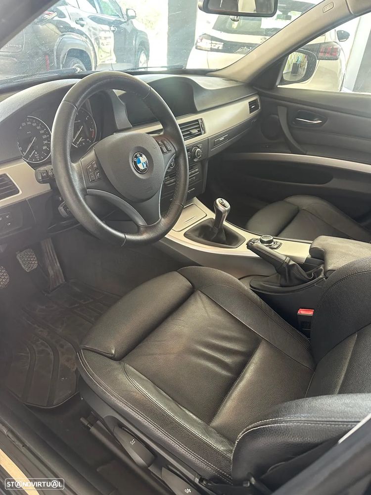 BMW 320 d Touring EfficientDynamics - 4