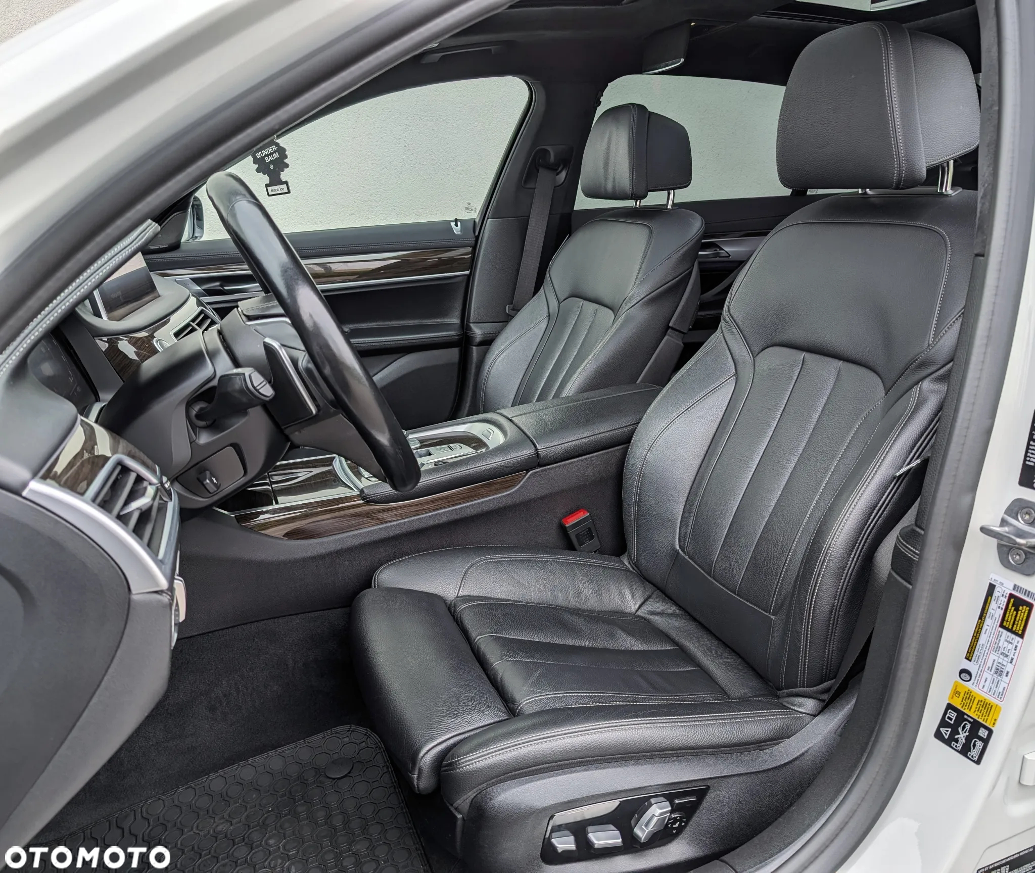 BMW Seria 7 740Li xDrive - 13