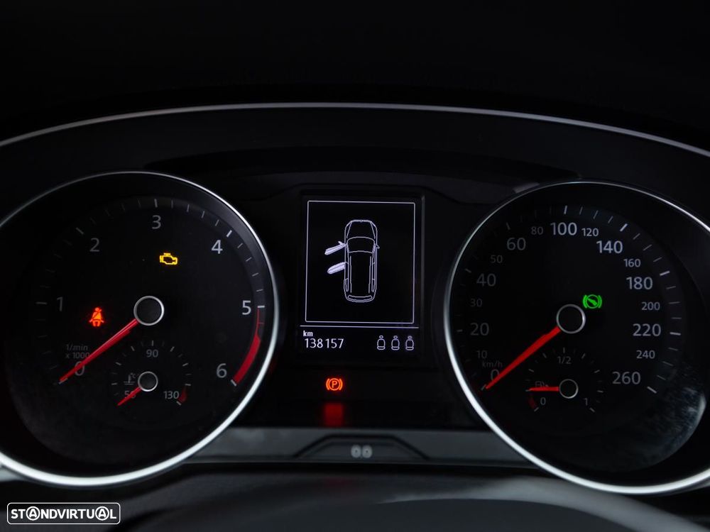 VW Passat Variant - 23