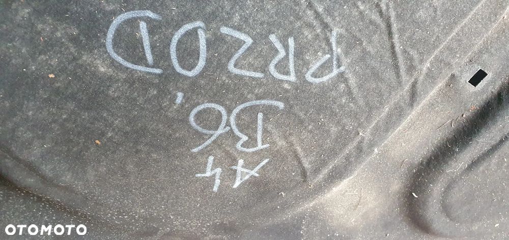 Wygłuszenie maski spinki Audi A4 B6 - 6