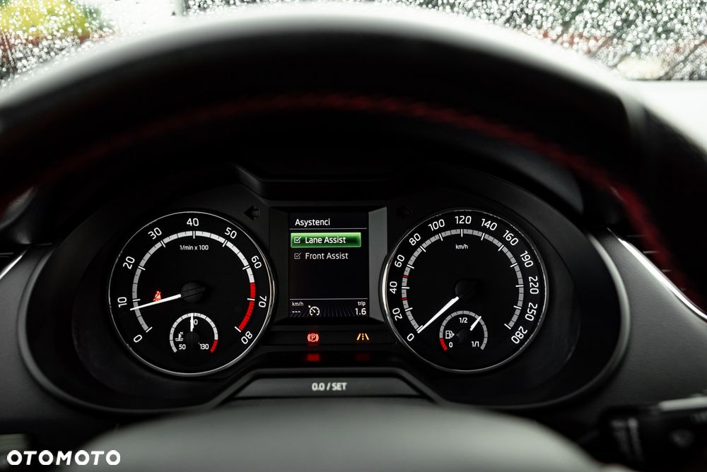 Skoda Octavia 2.0 TSI RS - 39