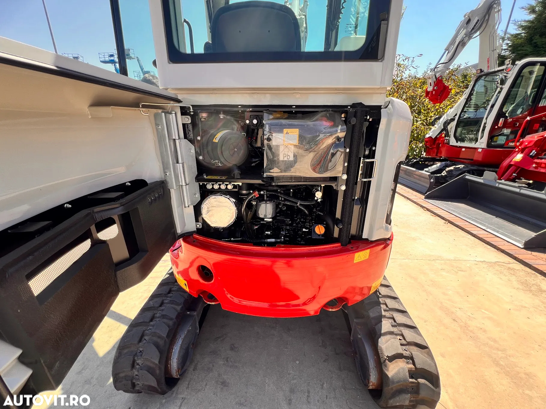 Takeuchi Tb 325 R - 11