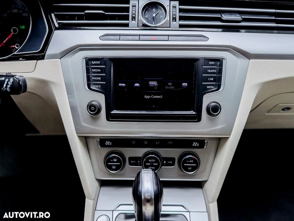 Volkswagen Passat - 19