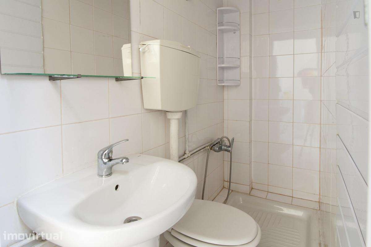 Quarto - localizado em Arroios Lisbon - Grande imagem: 4/23