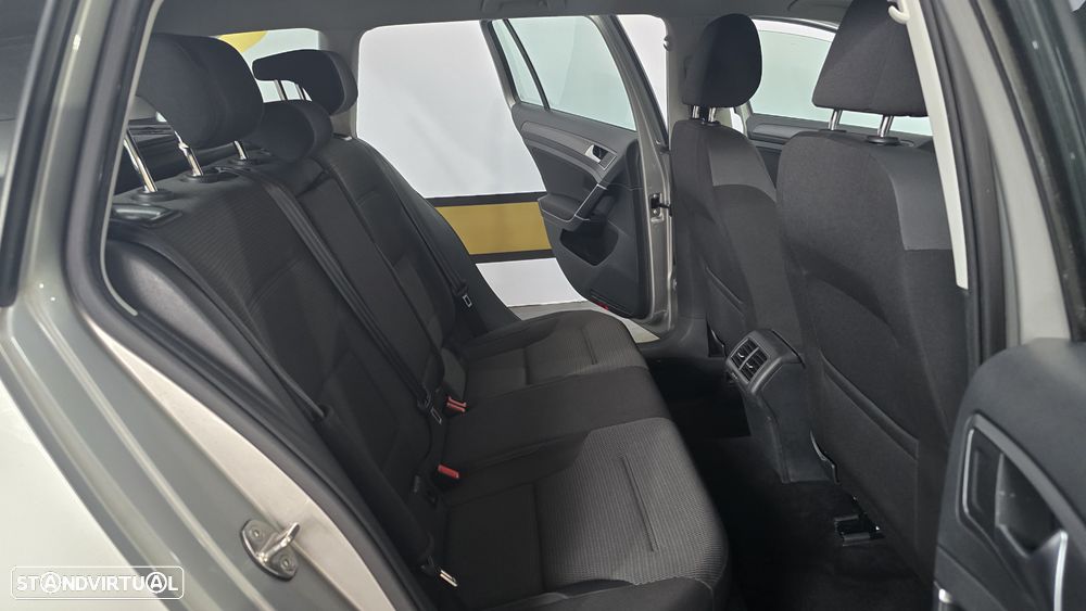 VW Golf Variant 1.6 TDi Confortline - 20