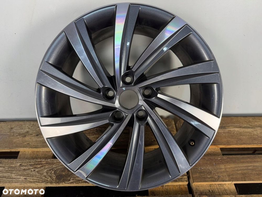 FELGA ALUMINIOWA SKODA OCTAVIA IV 4 5E3 18" 7.5 5E3601025AS CALA LADNA - 1